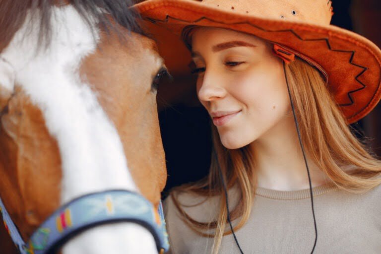 teen finding mental health through equine therapy